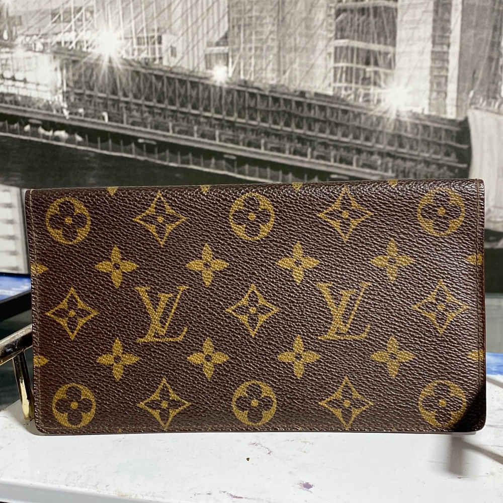 Authentic Louis Vuitton Monogram Checkbook/Phone Continental Wallet - Picture 3 of 16